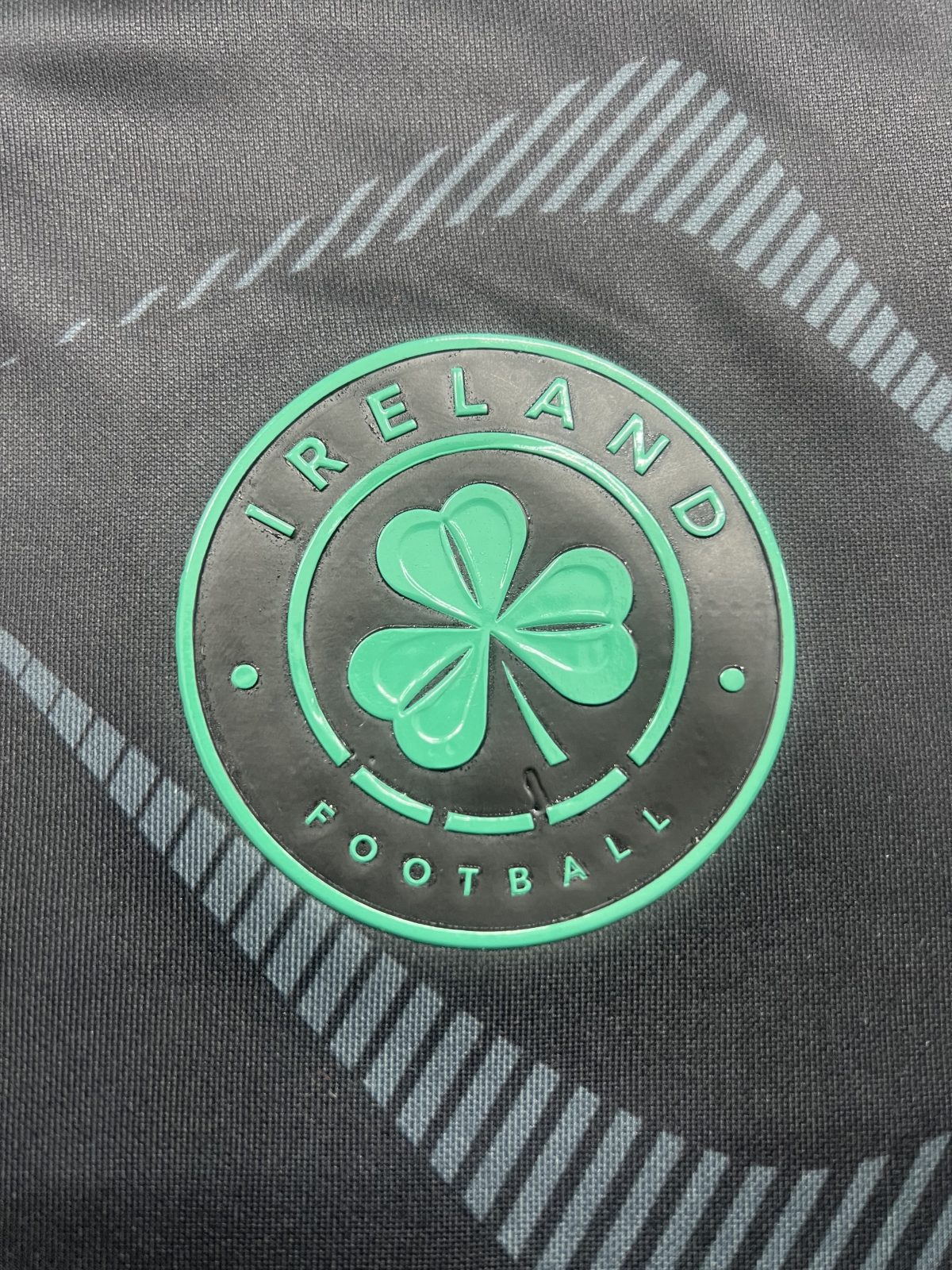 Ireland national team away 26-27 - Image 4
